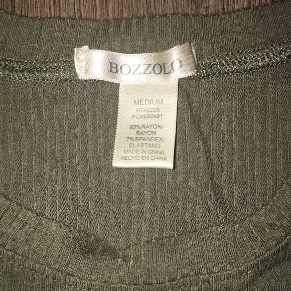 Dark green stretchy crop top! - Picture 2 of 3